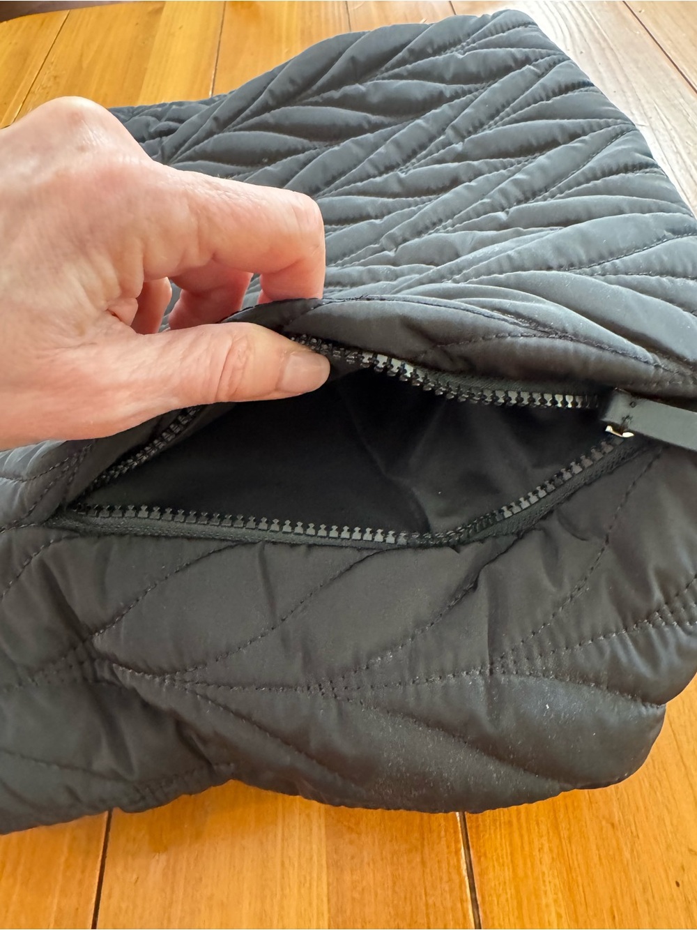 â ď¸Kate Spade Black Quilted Toteâ ď¸ Travel Tote or Diaper Bag - Picture 9 of 16